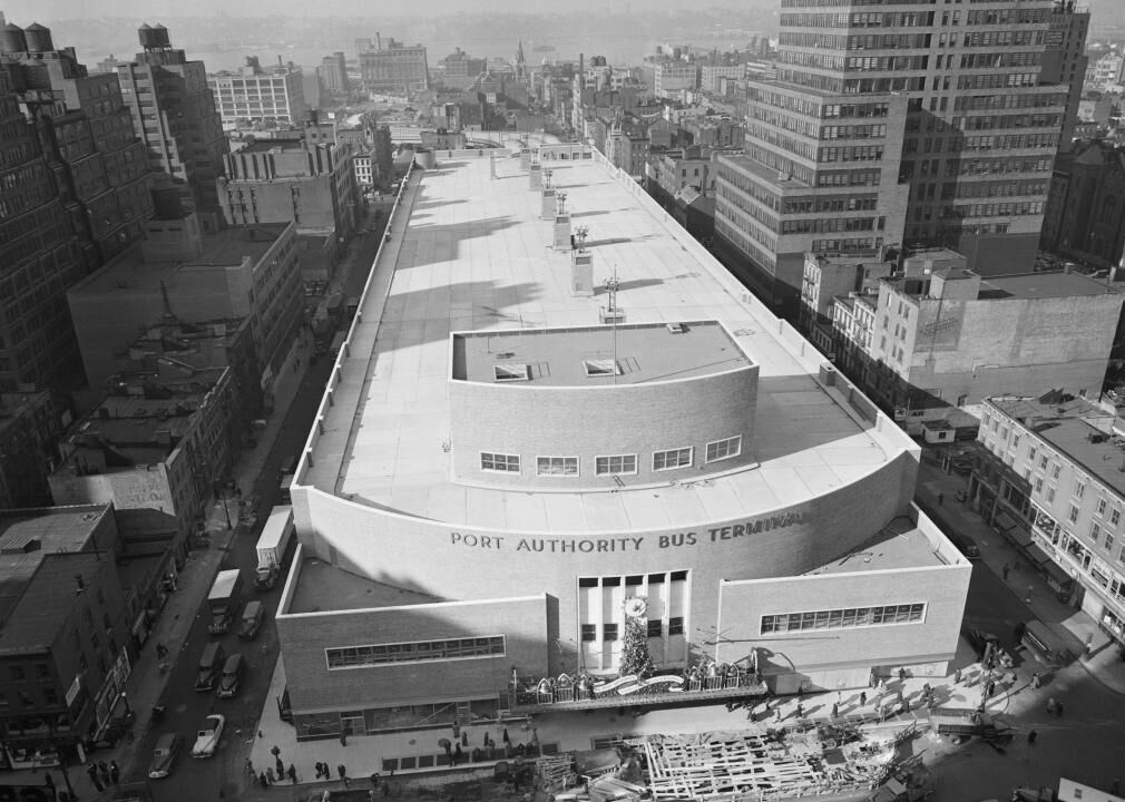 1921: Port Authority of New York and New Jersey is established